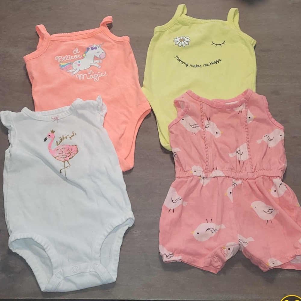 Lot of 4 : Infant Sets in Pink, Yellow, and White